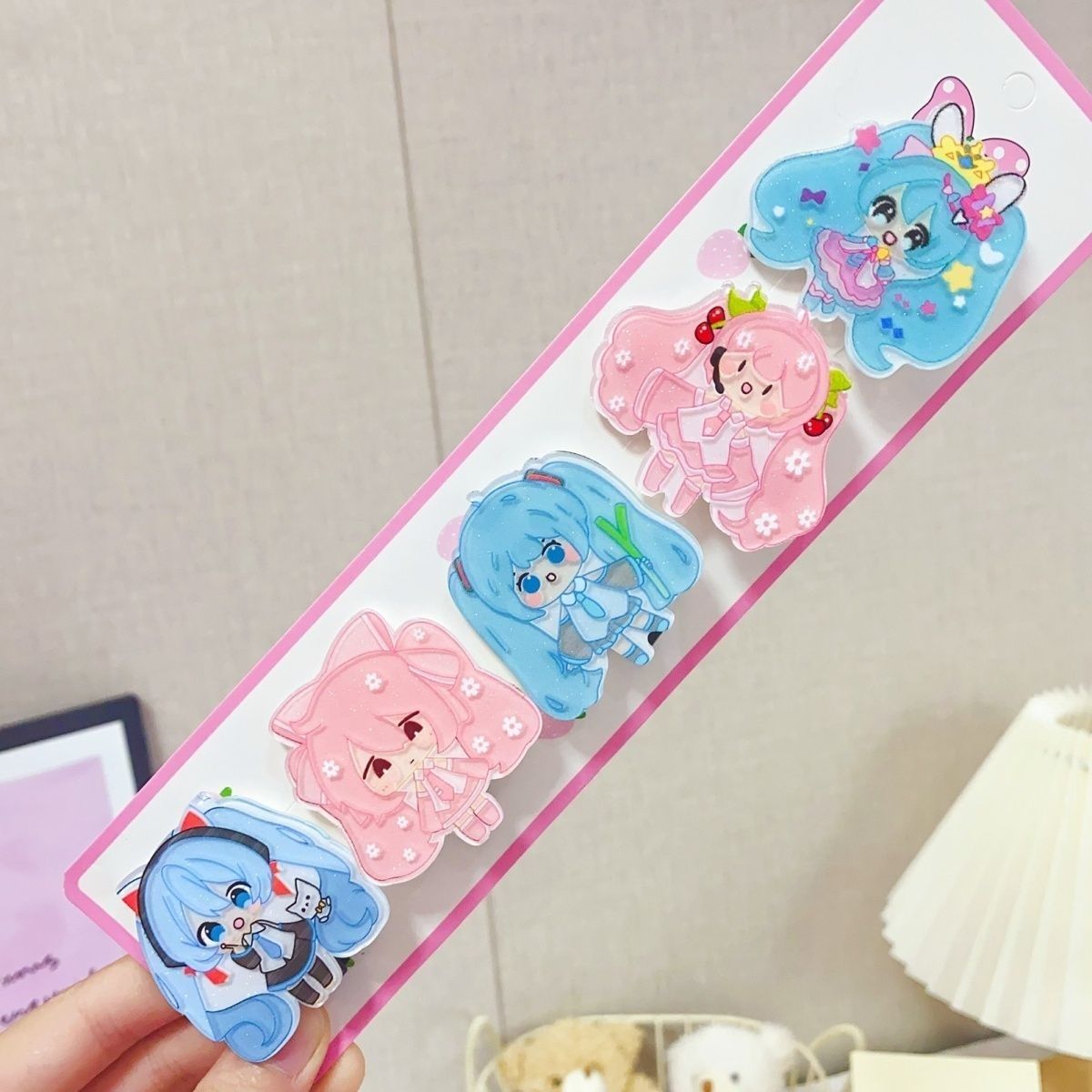 Hatsune Miku cartoon hair clip - مراجعة Cosplay Prop Diy وسعره