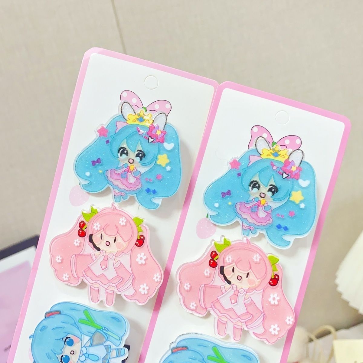 Hatsune Miku cartoon hair clip - مراجعة Cosplay Prop Diy وسعره